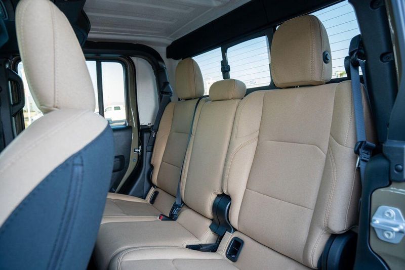 New 2026 Jeep Gladiator Image 14