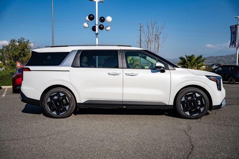 New 2026 Kia Carnival EXImage 8