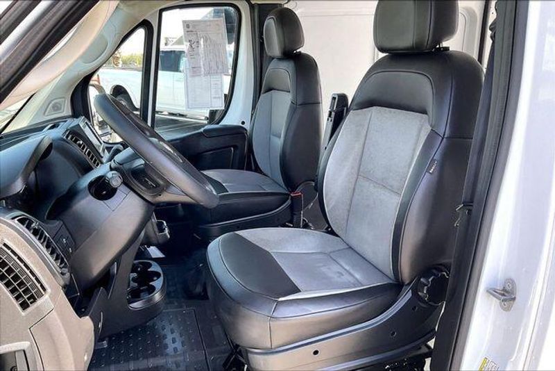 Used 2025 RAM ProMaster 2500 High RoofImage 24
