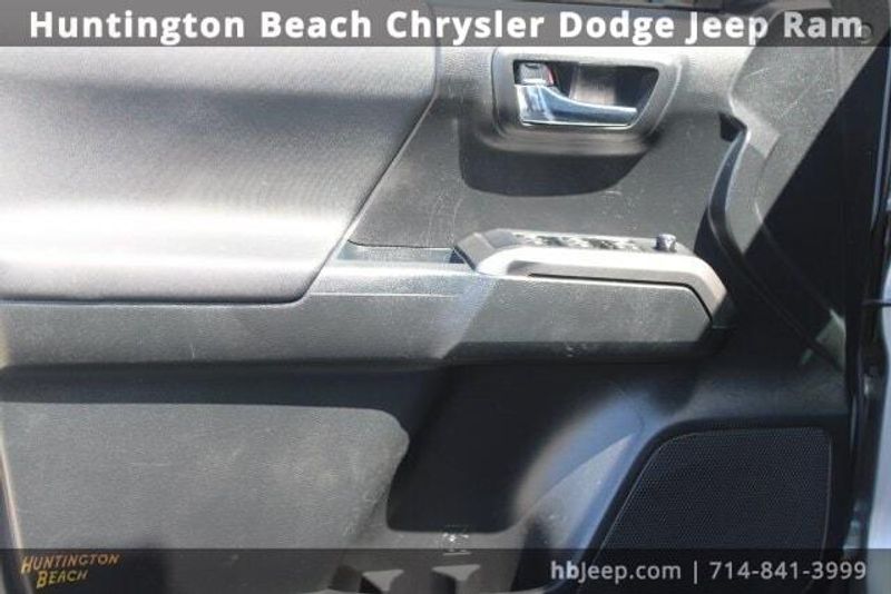 2019 Toyota Tacoma TRD Off-RoadImage 8