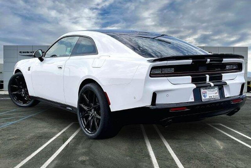 New 2026 Dodge Charger Scat Pack Plus 2-door AwdImage 2
