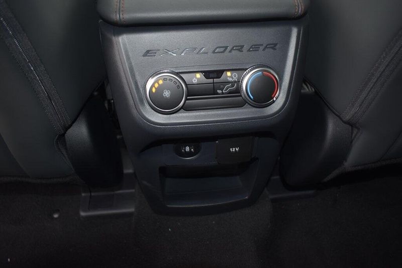 New 2025 Ford Explorer ActiveImage 10