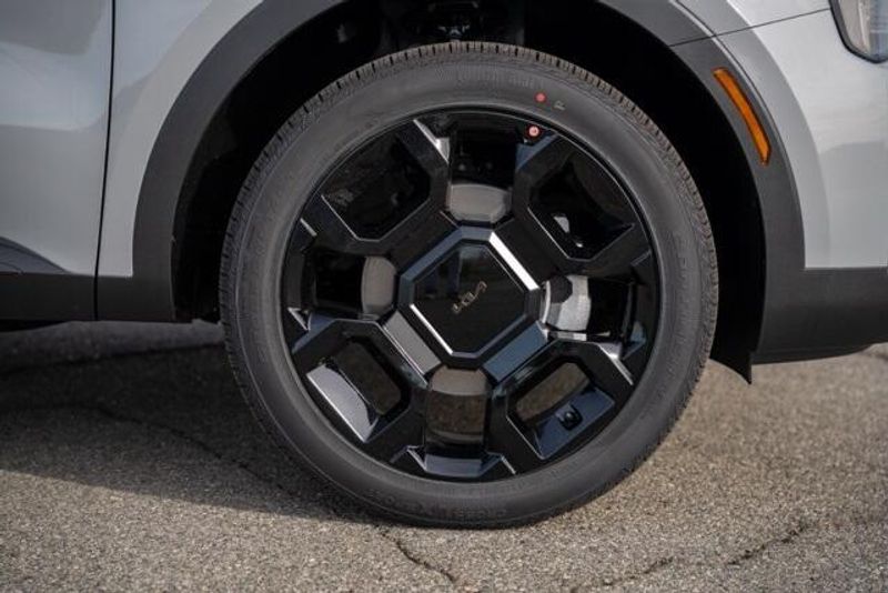 New 2026 Kia Sorento X-Line EXImage 9