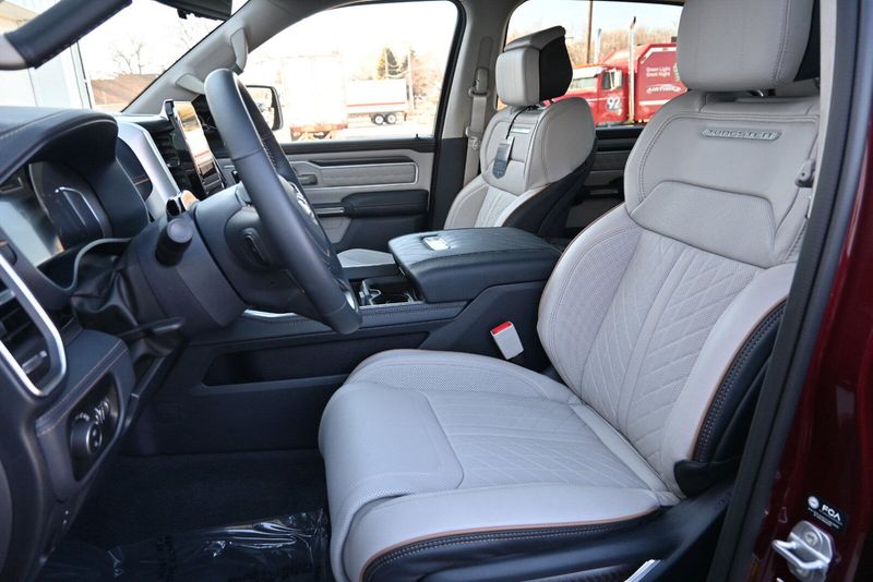 2025 RAM 1500 TungstenImage 17