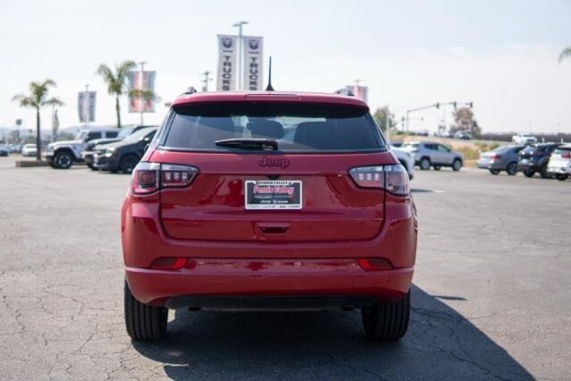 Used 2023 Jeep Compass LimitedImage 6
