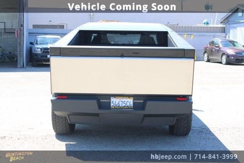 2024 Tesla Cybertruck BaseImage 4