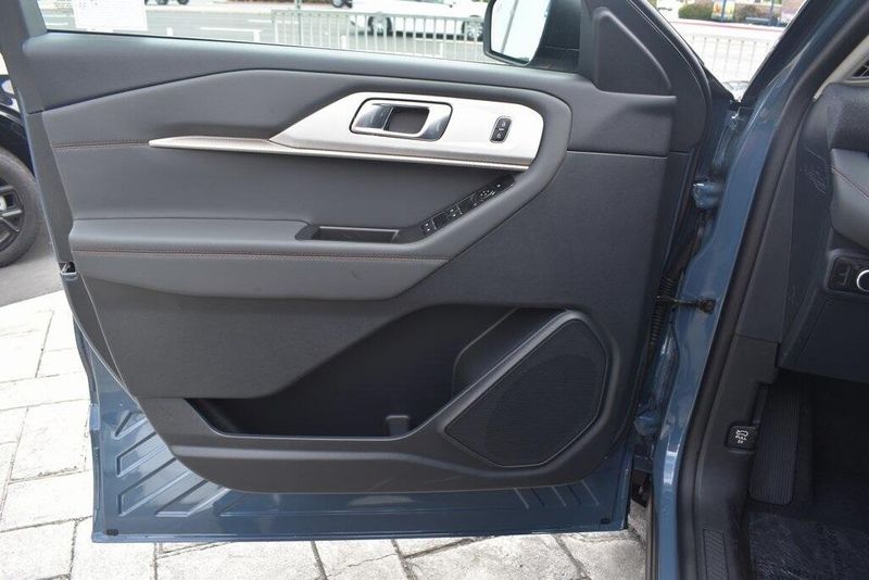 New 2025 Ford Explorer ActiveImage 14