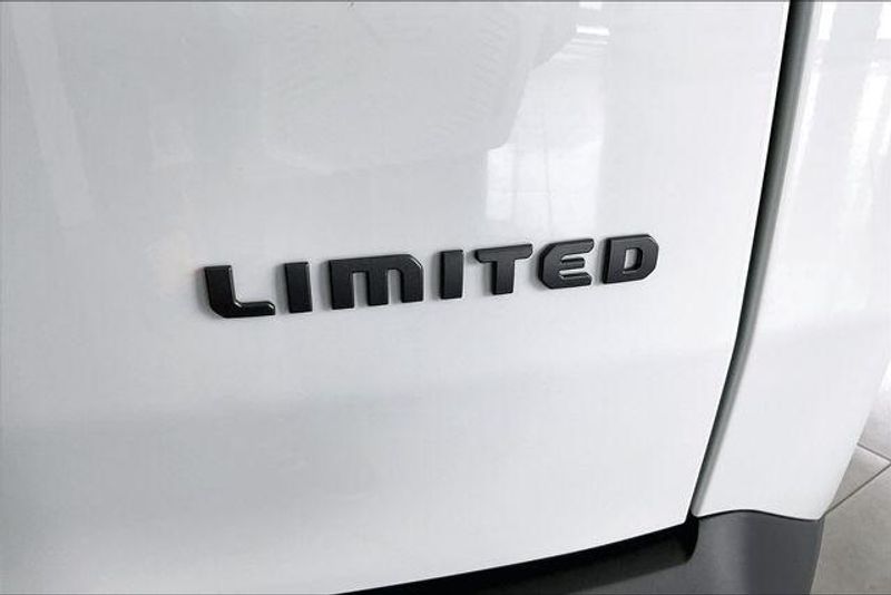 New 2026 Jeep Cherokee Limited 4x4Image 13