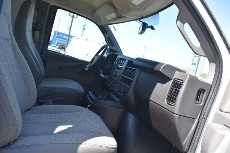 New 2025 Chevrolet Express 3500 Work VanImage 13