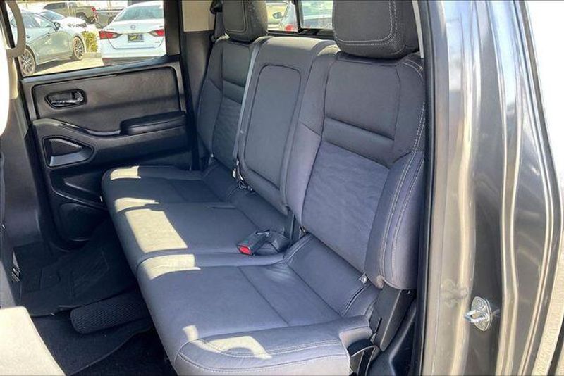 Used 2023 Nissan Frontier SVImage 25