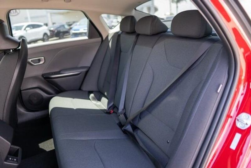 2025 Kia K4 LXSImage 11