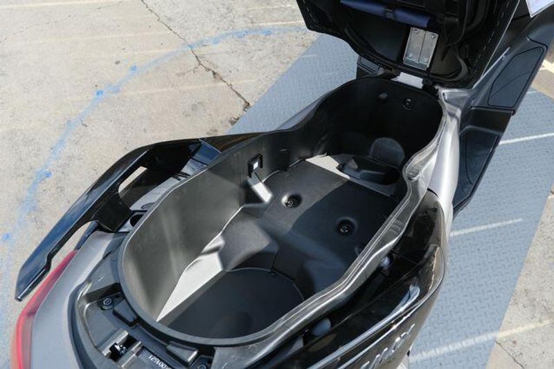 NEW 2026 YAMAHA XMAX Image 10