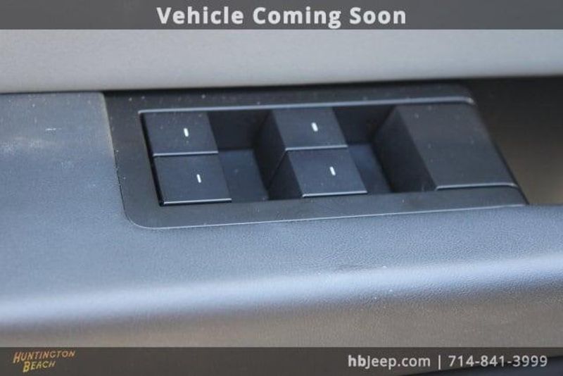 2024 Tesla Cybertruck BaseImage 14