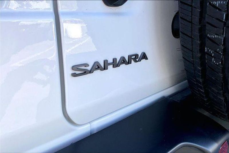 New 2025 Jeep Wrangler 4-door SaharaImage 12