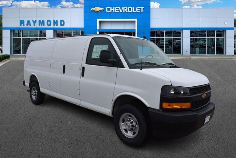 New 2025 Chevrolet Express 2500 Work VanImage 1