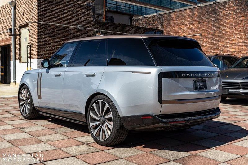 2023 Land Rover Range Rover SVImage 3