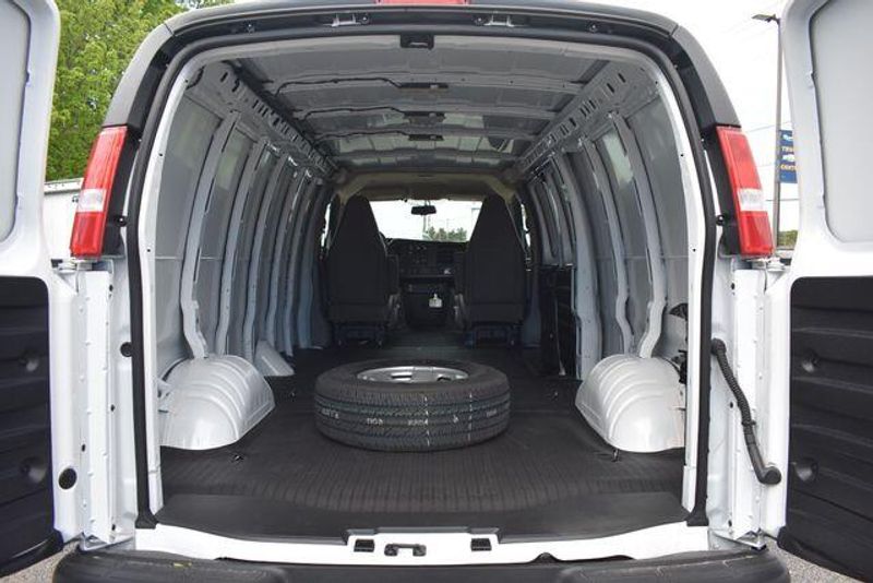 New 2025 Chevrolet Express 2500 Work VanImage 17