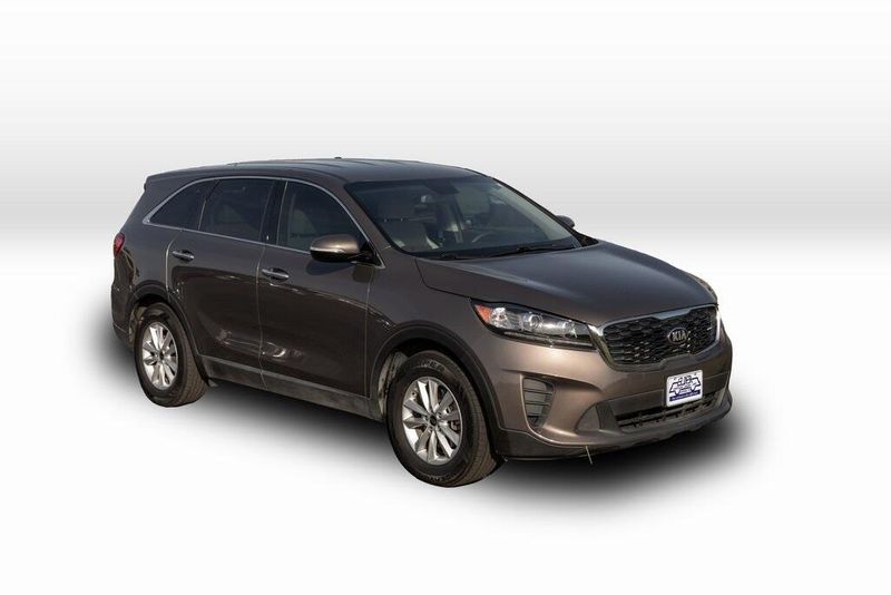 2020 Kia Sorento LXImage 9