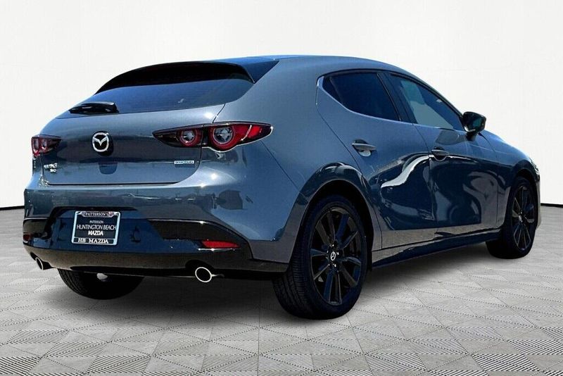 Used 2024 Mazda Mazda3 2.5 S Carbon EditionImage 2