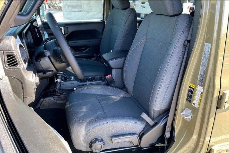New 2027 Jeep Wrangler 4-door California EditionImage 8