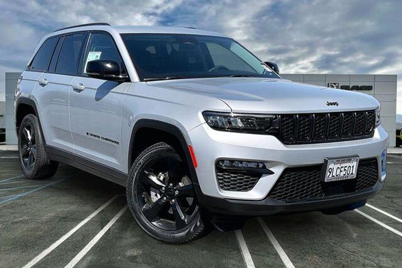 Used 2023 Jeep Grand Cherokee LimitedImage 12