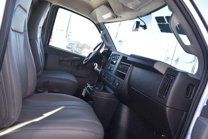 New 2025 Chevrolet Express 3500 Work VanImage 13