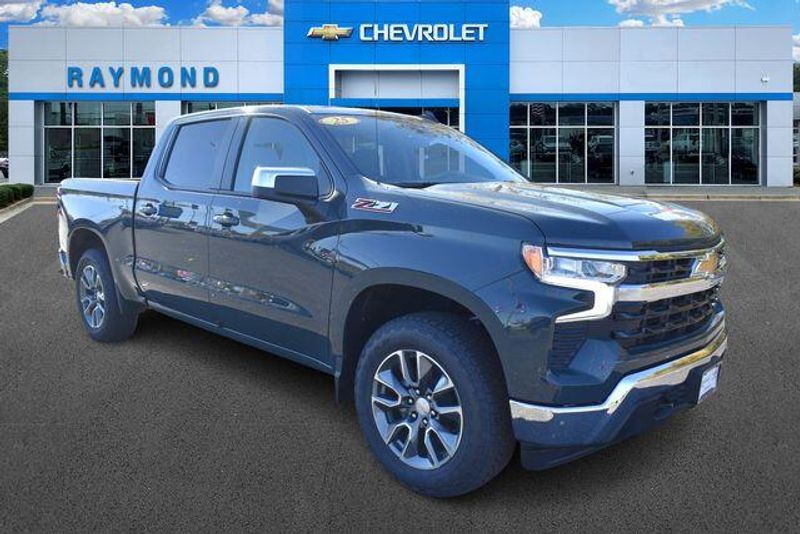 New 2025 Chevrolet Silverado 1500 LTImage 11