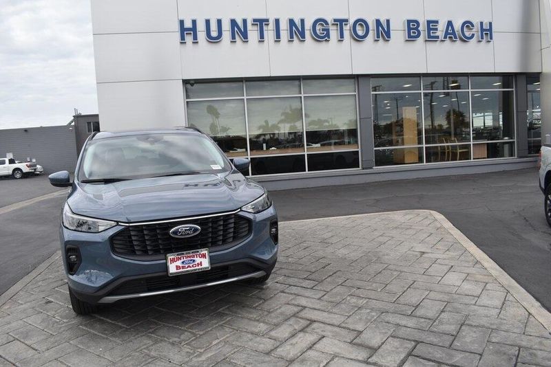 2025 Ford Escape Plug-In Hybrid BaseImage 21