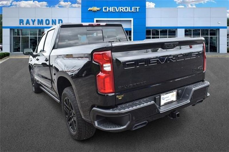 New 2025 Chevrolet Silverado 1500 High CountryImage 5