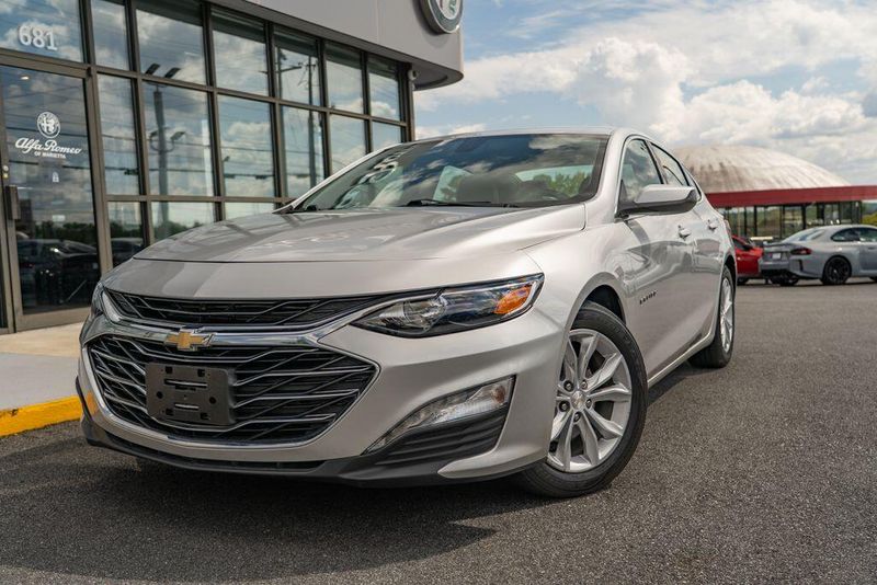 2021 Chevrolet Malibu 1LT photo 2