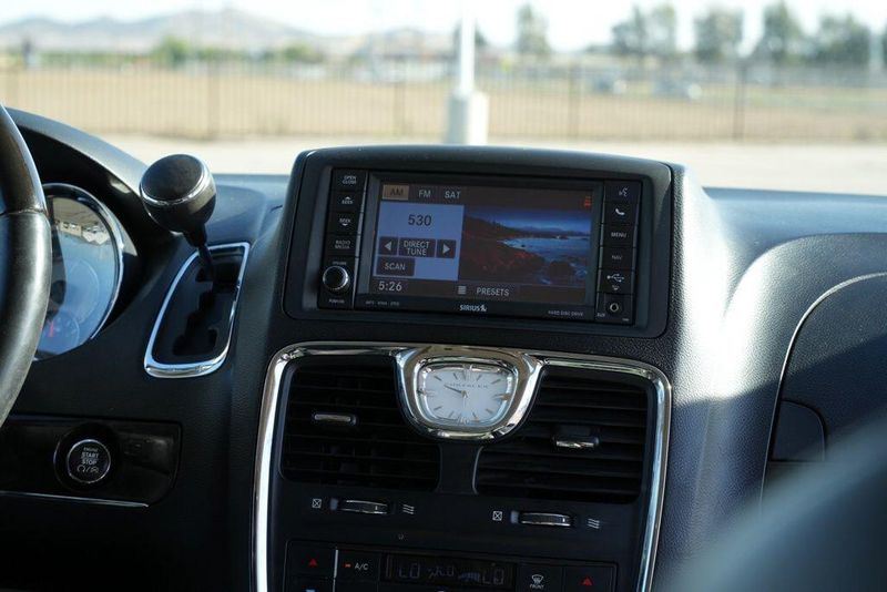 Used 2012 Chrysler Town & Country LimitedImage 21