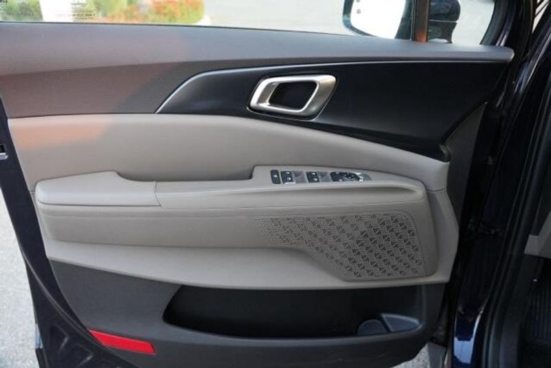 New 2026 Kia Carnival Hybrid LXSImage 16