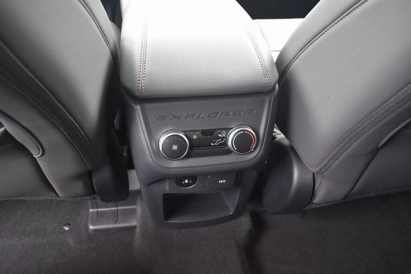 New 2025 Ford Explorer ActiveImage 10