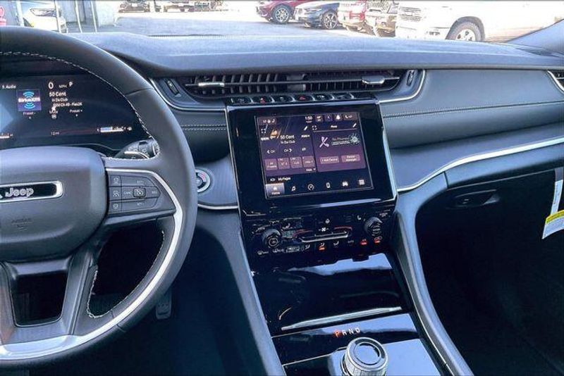 New 2025 Jeep Grand Cherokee L Altitude 4x2Image 5