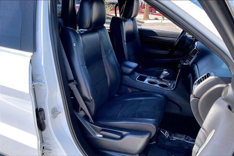 Used 2021 Jeep Grand Cherokee Laredo XImage 6