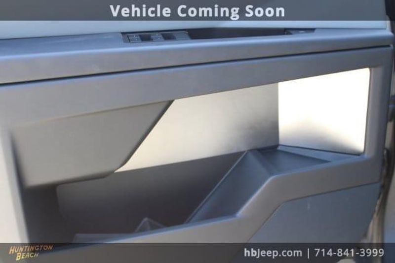2024 Tesla Cybertruck BaseImage 13