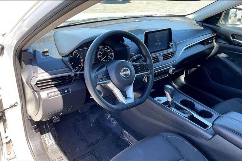 Used 2025 Nissan Altima 2.5 SVImage 14