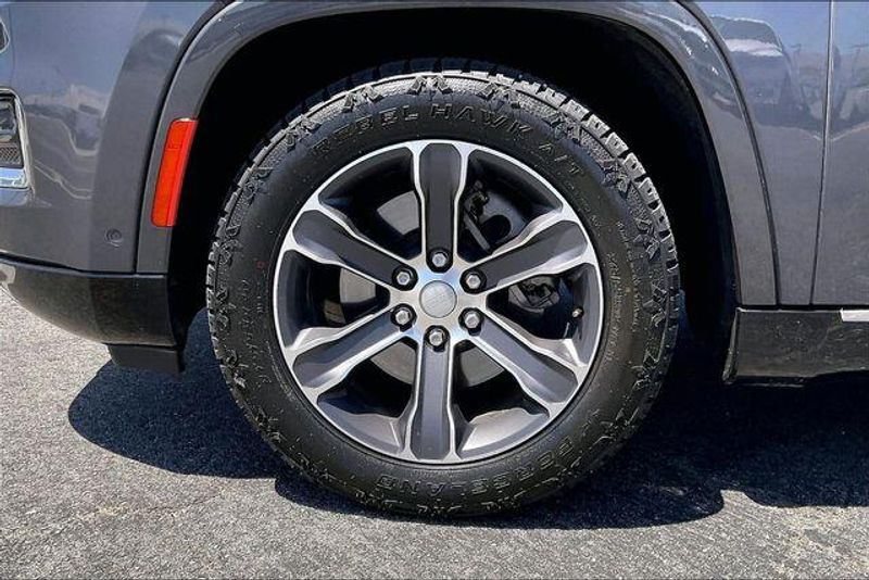 2022 Jeep Grand Wagoneer Series IImage 8