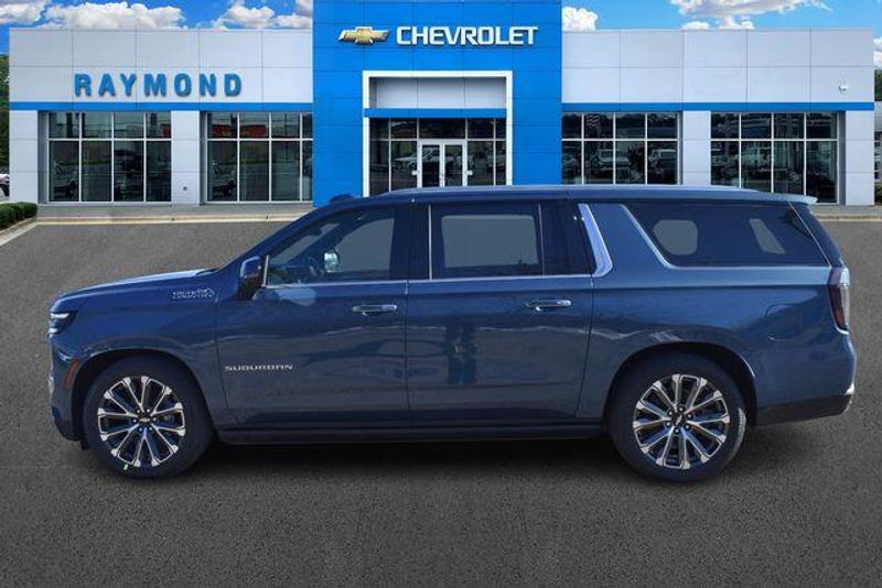 New 2026 Chevrolet Suburban High CountryImage 7