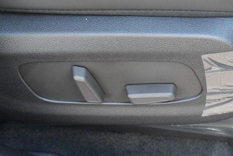 New 2026 Kia Carnival EXImage 13