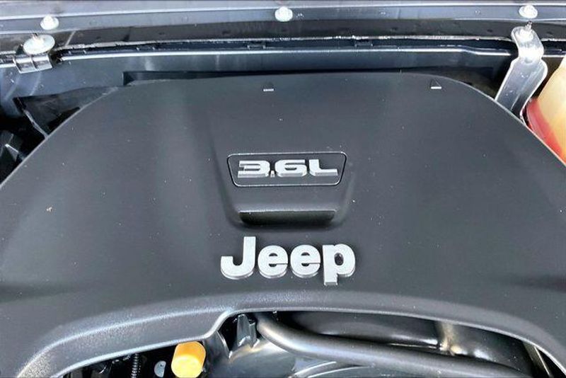 Used 2021 Jeep Wrangler Unlimited SportImage 32
