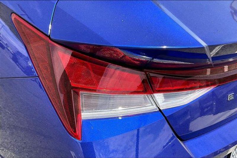 Used 2023 Hyundai Elantra SELImage 28