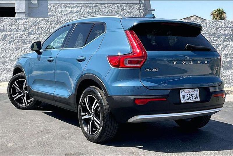 Used 2024 Volvo XC40 B5 CoreImage 10