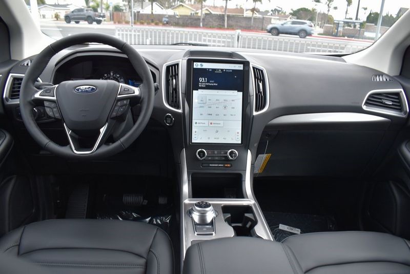 2024 Ford Edge SELImage 13
