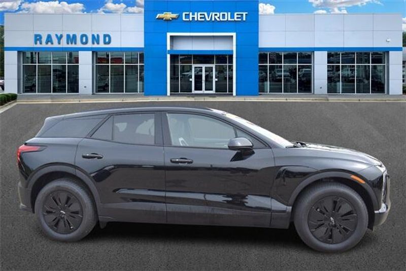 2025 Chevrolet Blazer EV LTImage 2