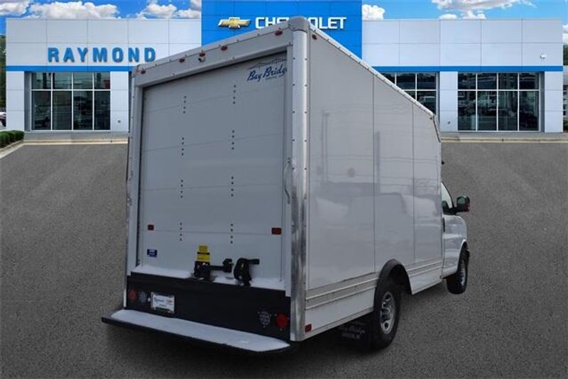 New 2025 Chevrolet Express 3500 Work VanImage 3