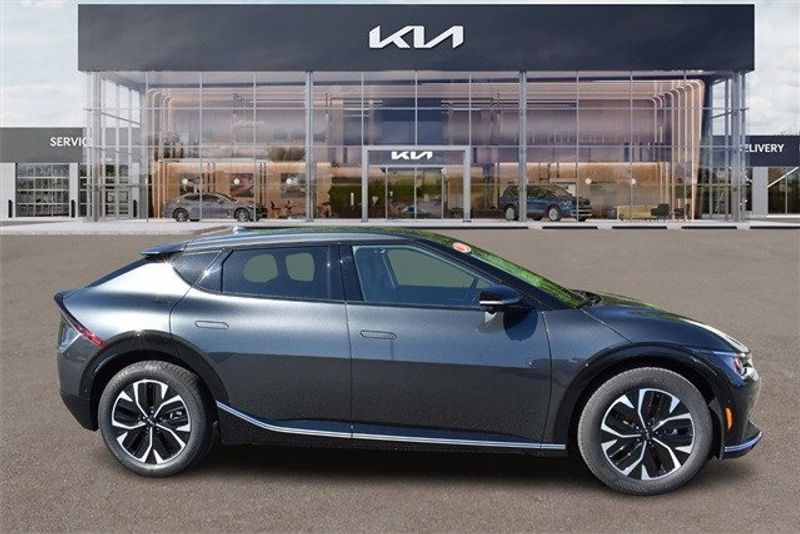 2024 Kia EV6 WindImage 2