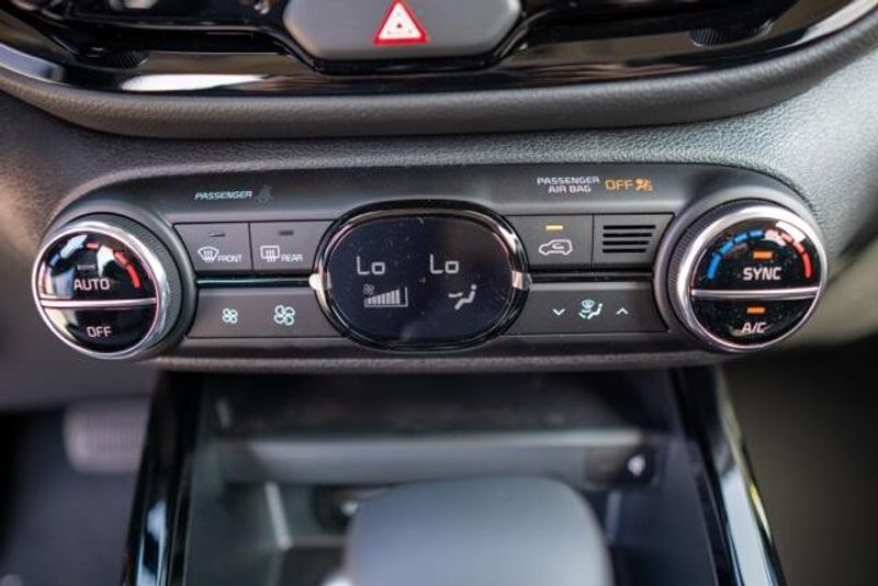 2025 Kia Soul LXImage 17