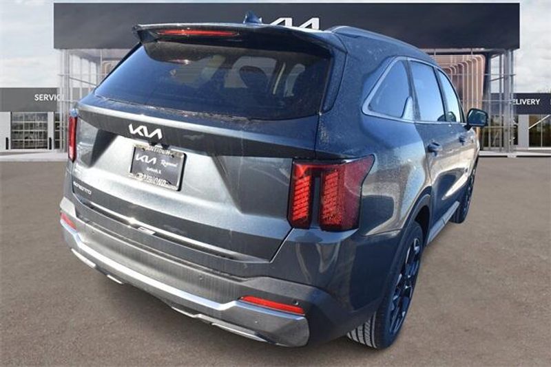 2025 Kia Sorento SXImage 3