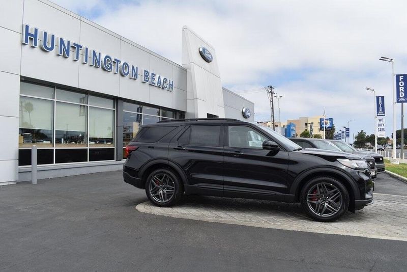 New 2025 Ford Explorer STImage 3